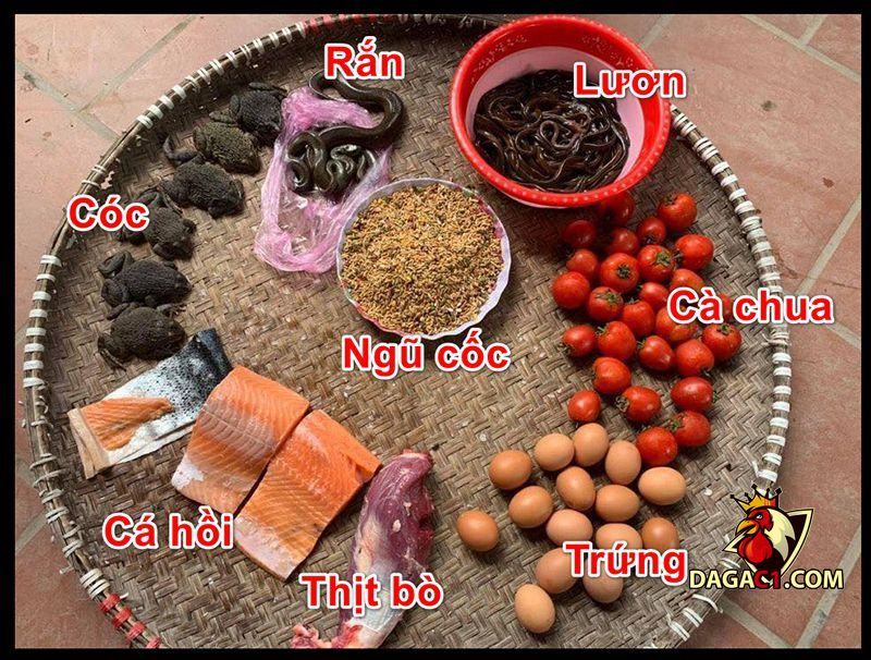 Ngũ cốc cho gà đá