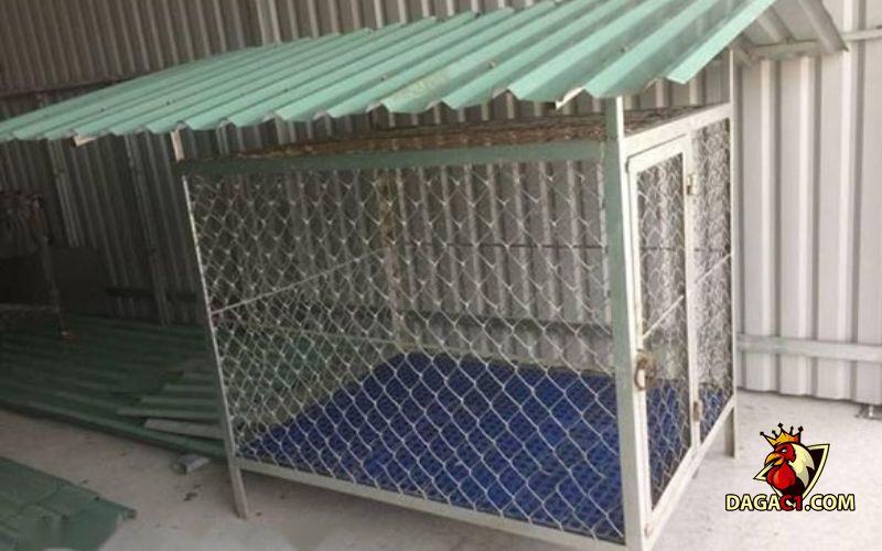 làm chuồng gà bằng lưới mắt cáo